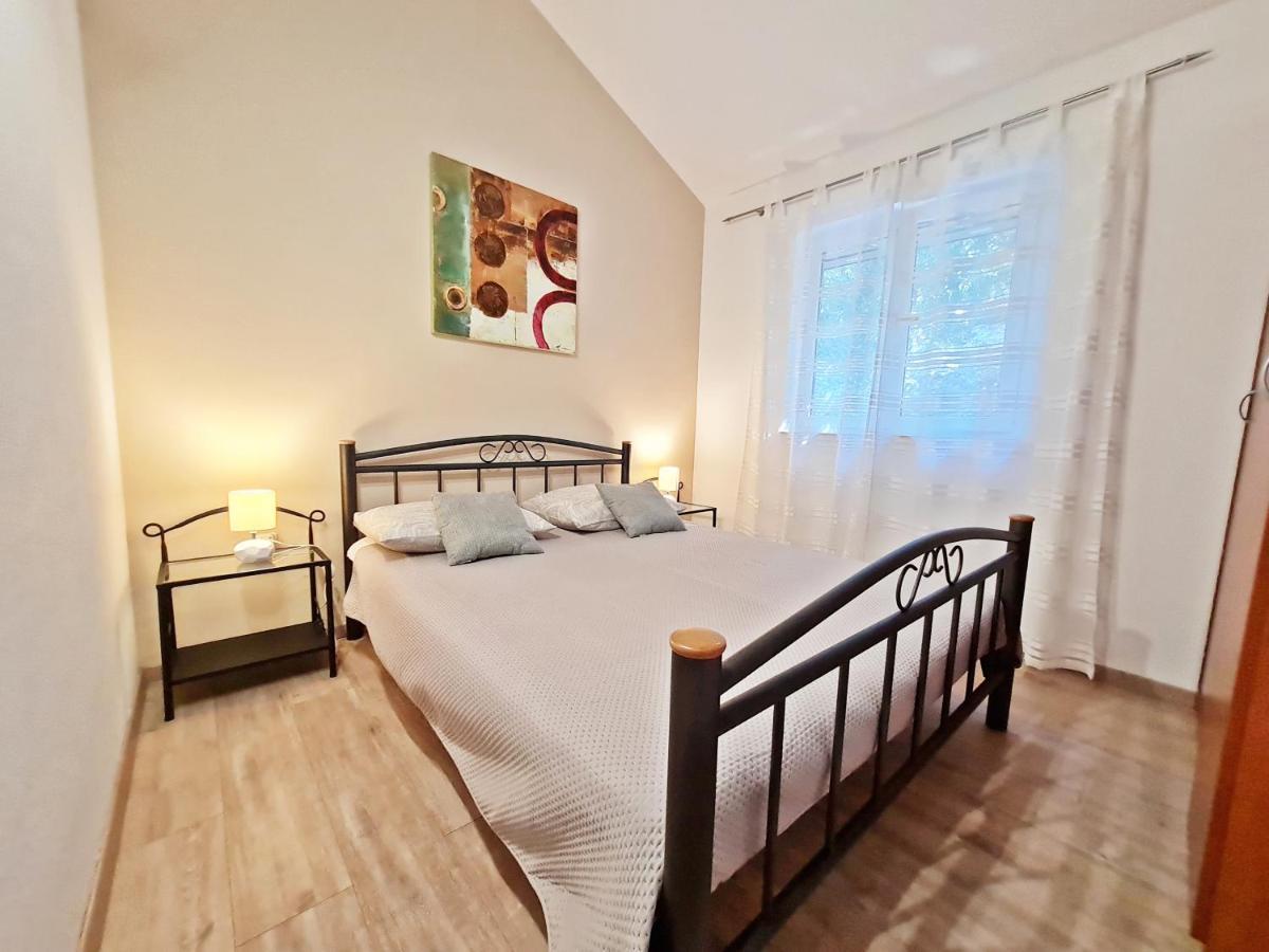 Apartment Ivana Borak Omiš Kültér fotó